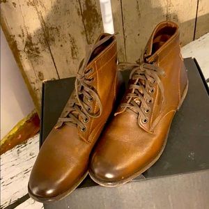 Frye Tyler Lace up boot 9.5B